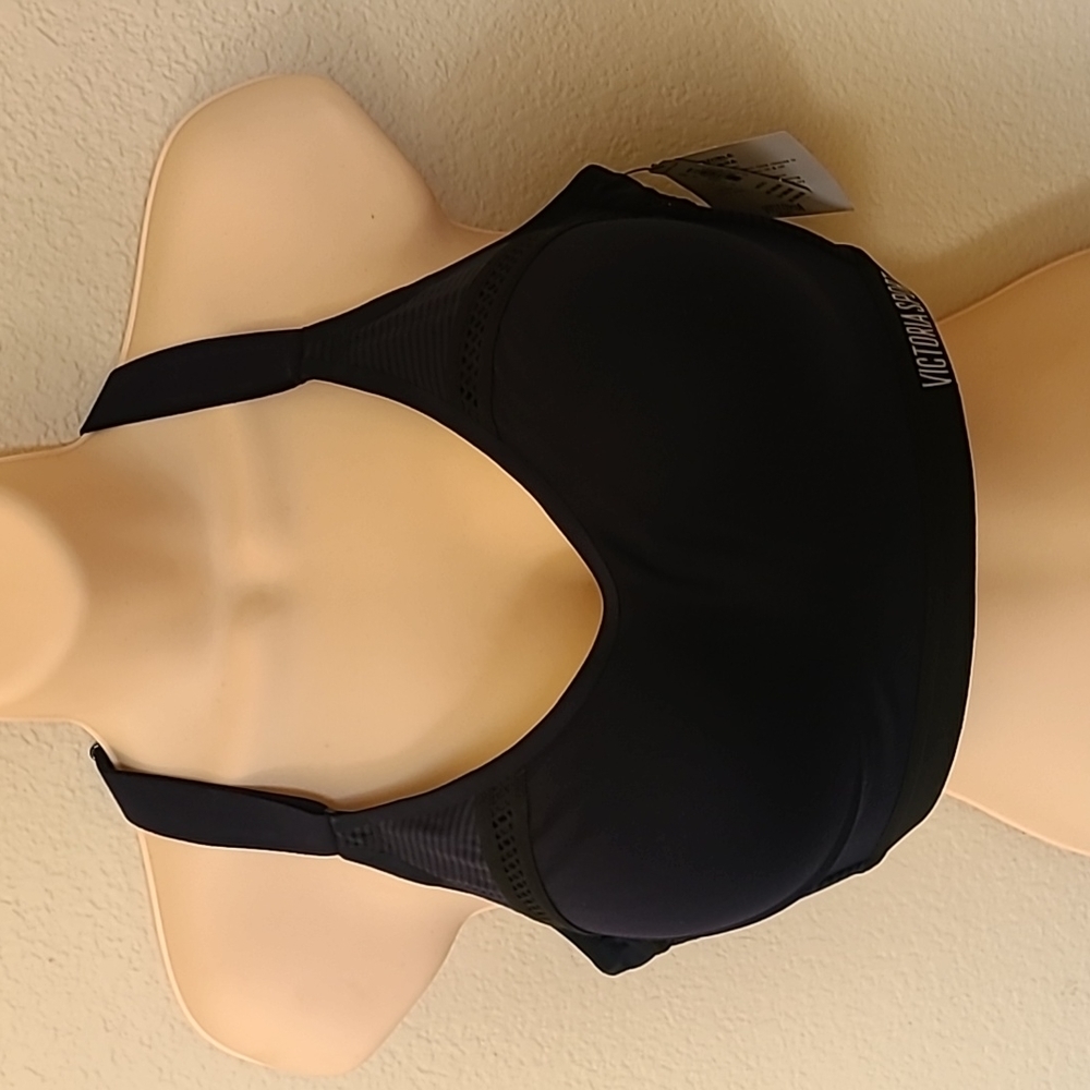 Victoria's Secret Sport sports bra NWT